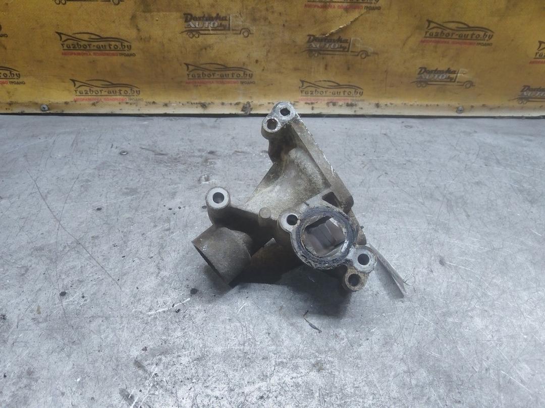 Корпус помпы 6E8I21 Peugeot 406 купить в магазине запчастей бу