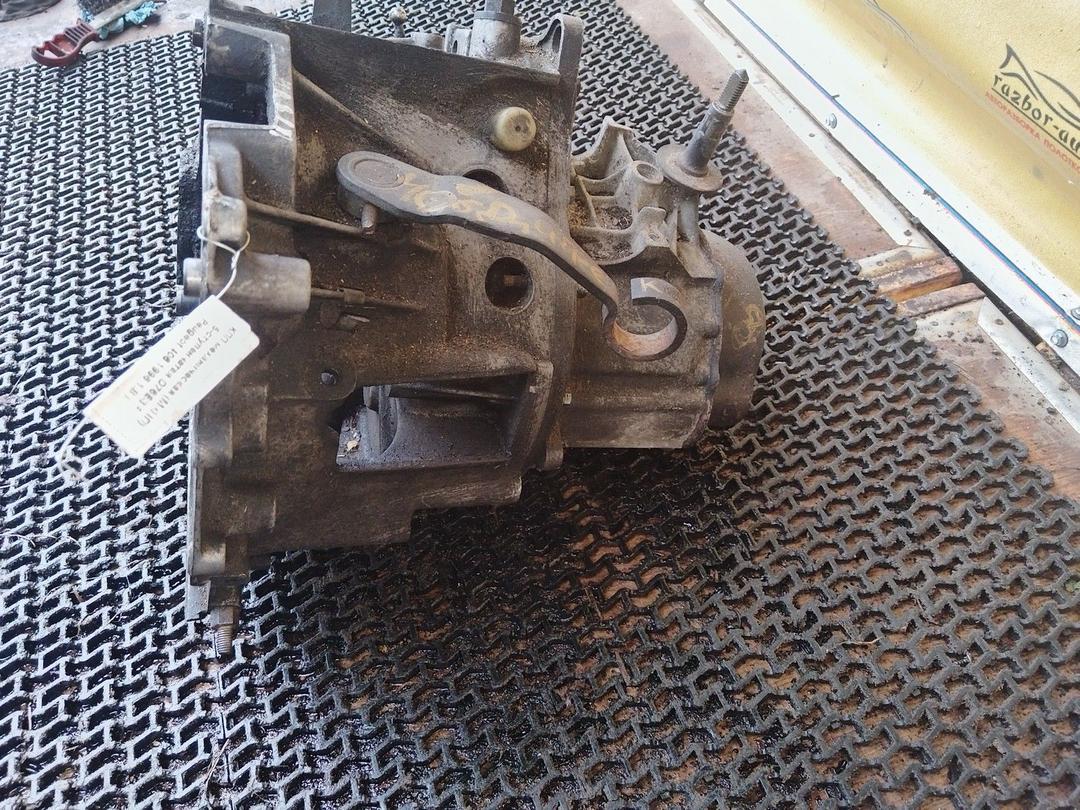 КПП механическая (МКПП) 5-ступенчатая D76B3F Peugeot 406 undefined