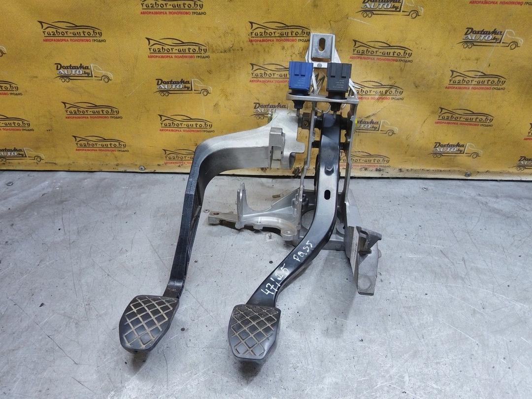 Узел педальный (блок педалей) 3V67MB Volkswagen Passat