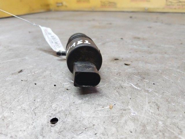 Насос (моторчик) омывателя стекла QIJW2I Audi A6 - Фото 4