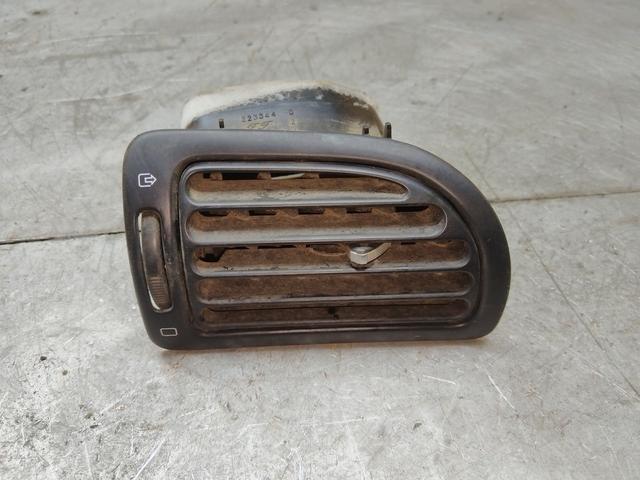 Дефлектор обдува салона VGHJR6 Peugeot 406 - Фото 1