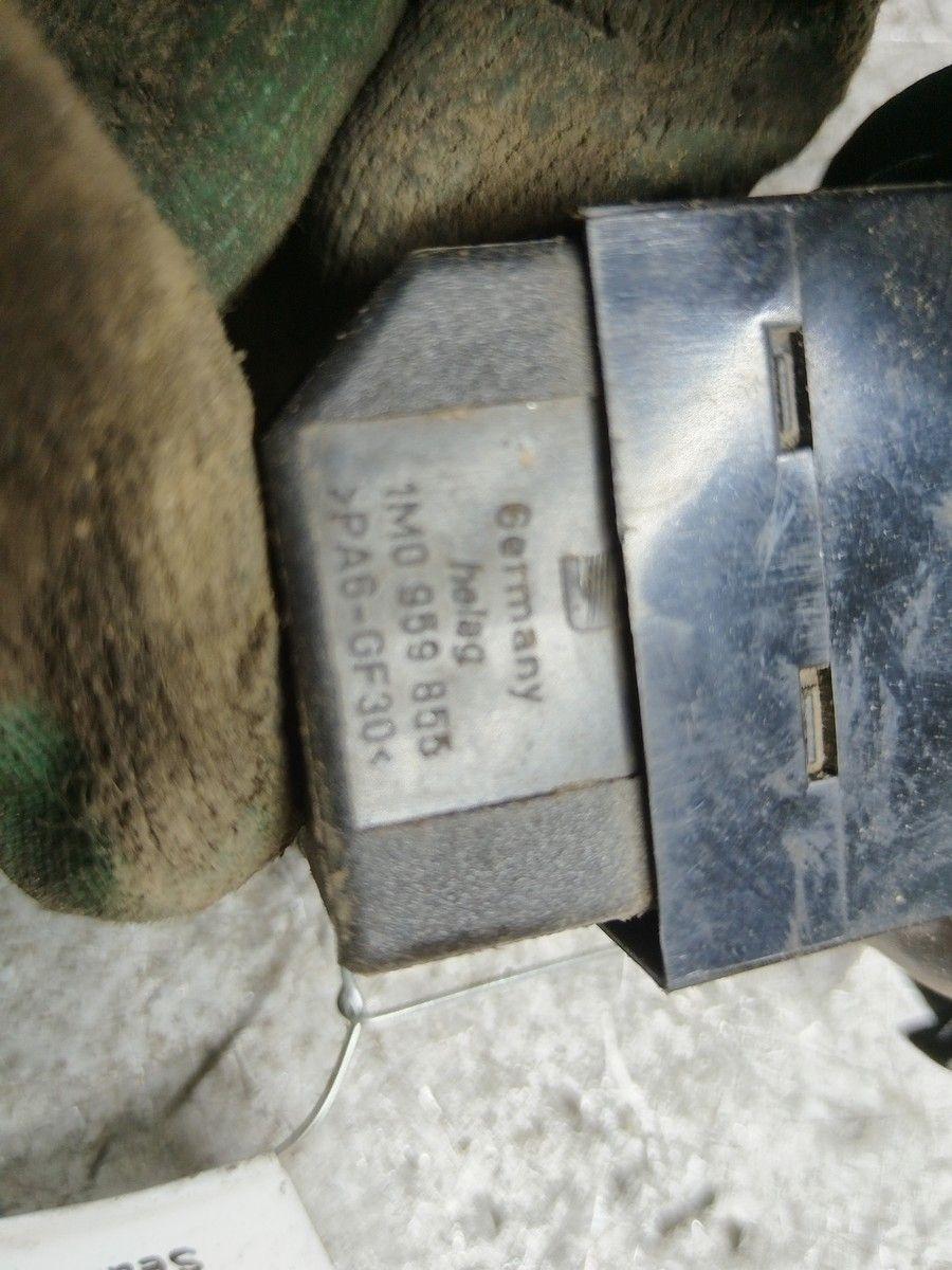 Кнопка стеклоподъемника заднего правого FI77JF Seat Toledo купить с доставкой. Огромный выбор запчастей и марок авто. У нас есть практически все.