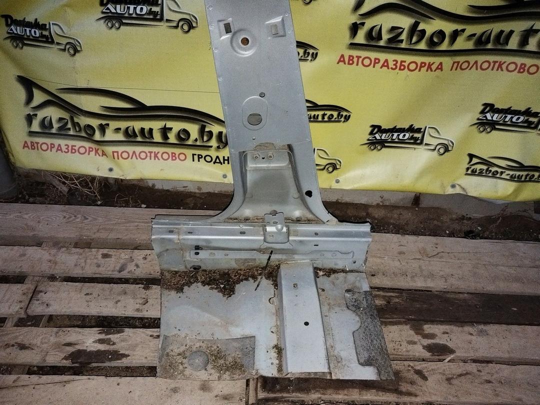 Стойка кузовная центральная левая M5047G Citroen C5 купить на авторазборке