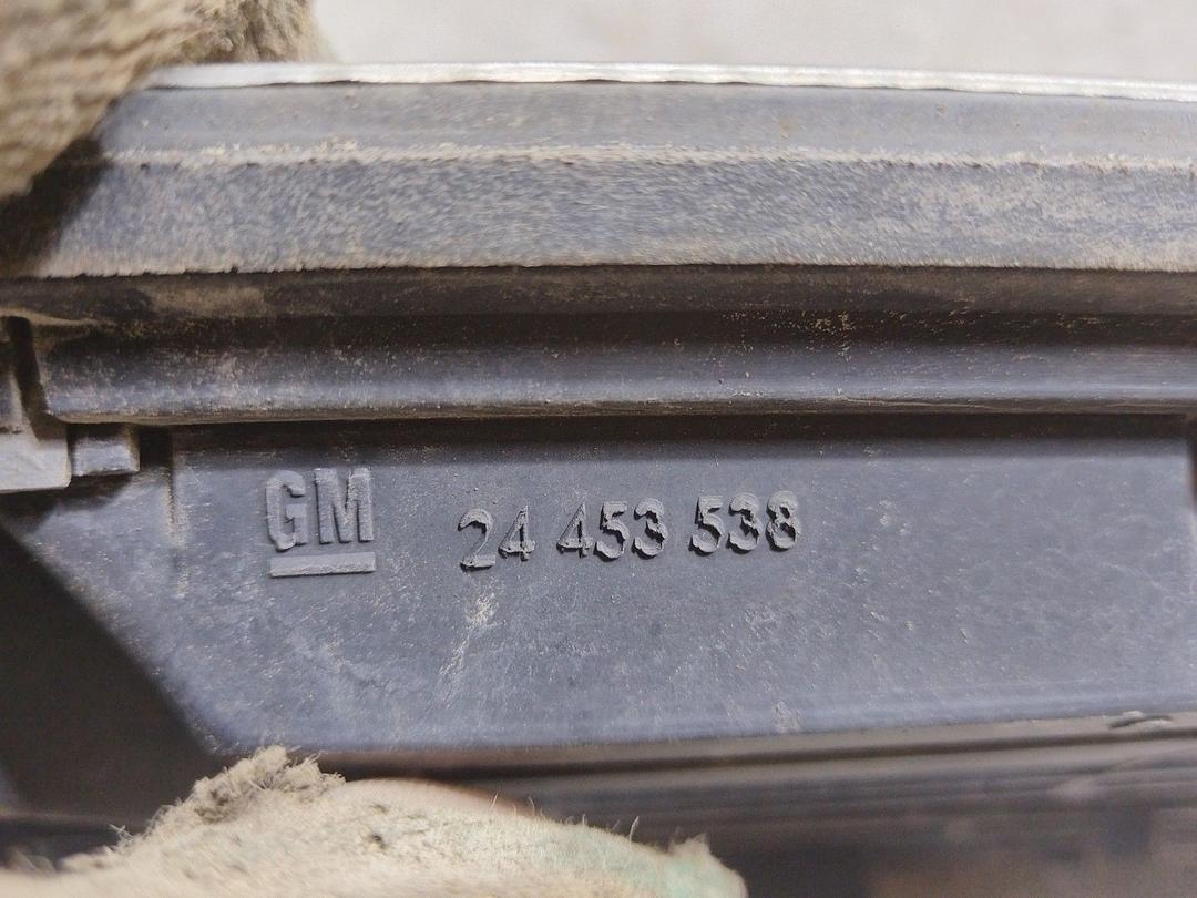 Решетка радиатора 53GAFF Opel Zafira купить в магазине запчастей бу