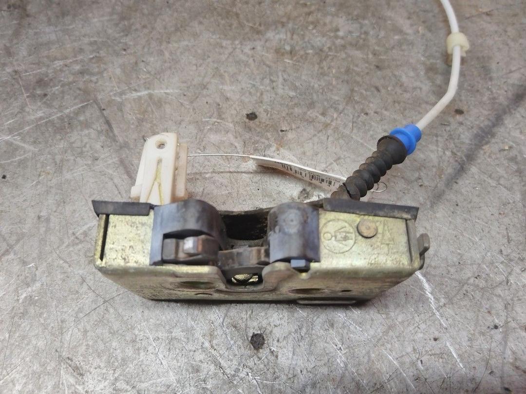 Замок двери задней левой XZNKKR Audi 80 купить