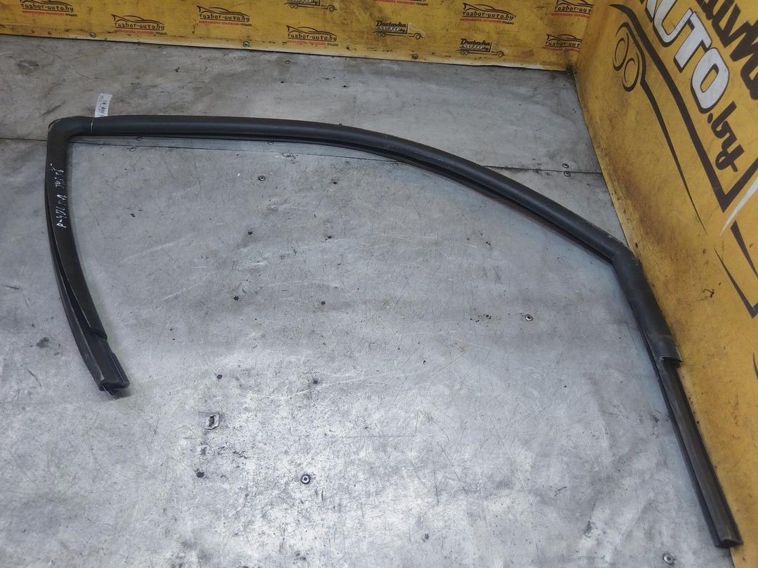 Уплотнитель двери передней левой VQWX92 Peugeot 406