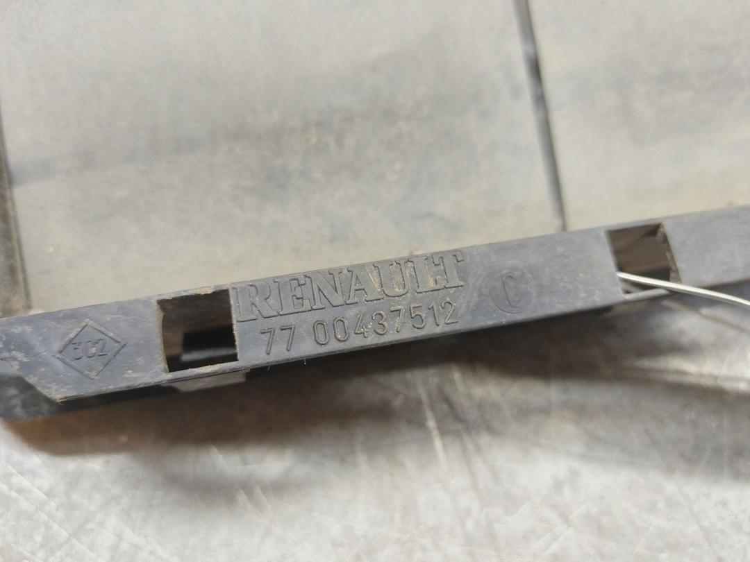 Решетка вентиляции кузова IRN0YX Renault Clio купить с доставкой