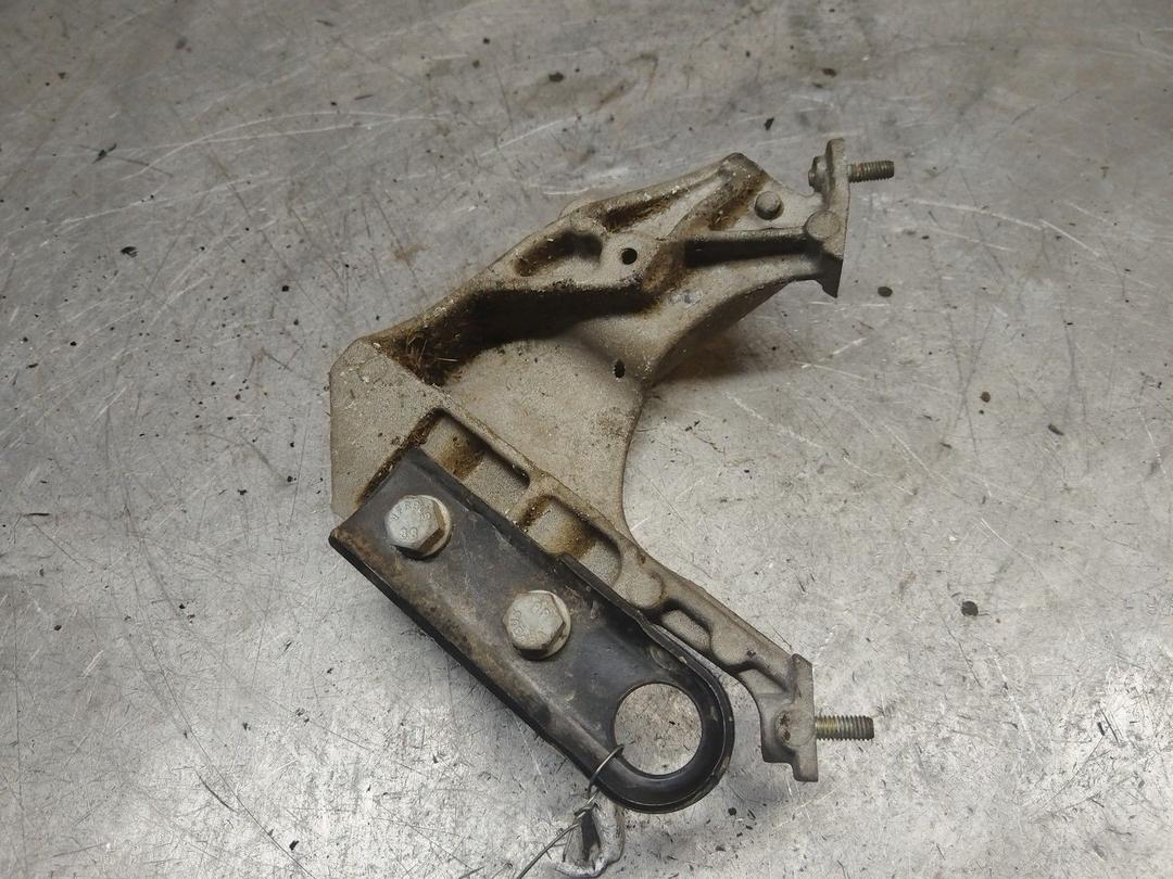 Кронштейн S0OUO1 Peugeot Partner - Фото 1