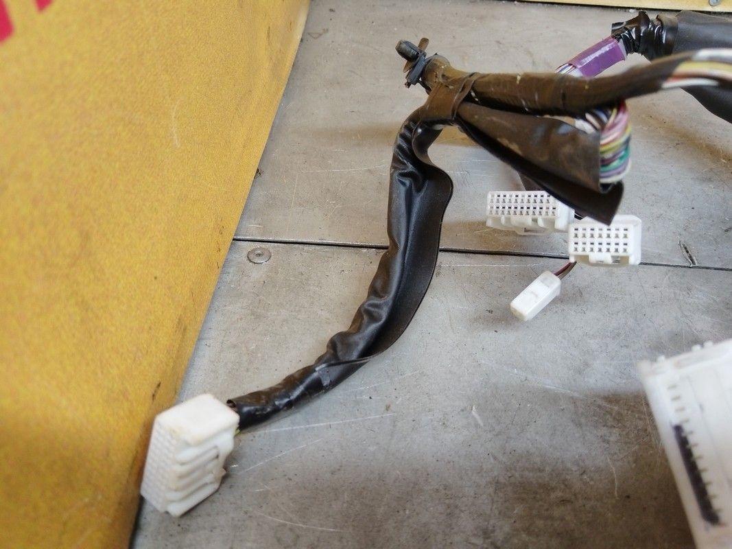 Проводка салона AQ2K7U Toyota Avensis Verso - Фото 8