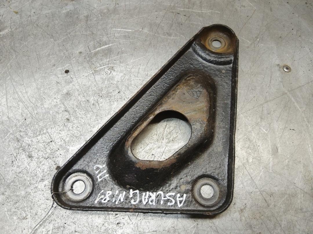 Кронштейн подрамника I3Y3V6 Opel Astra - Фото 2