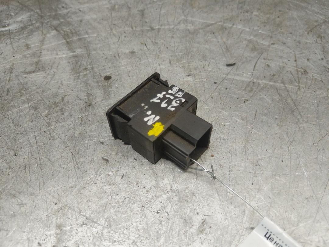 Кнопка открытия багажника B15HDT Nissan Primera купить