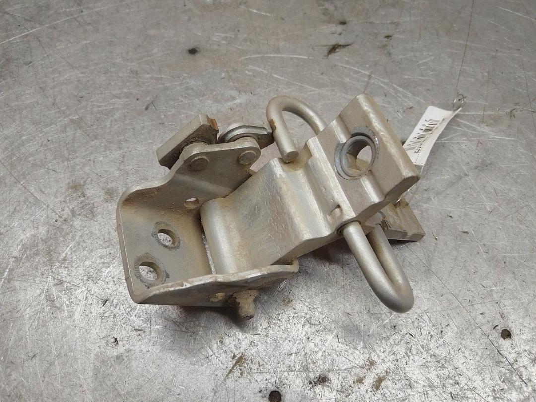 Петля двери задней левой 594L5K Audi 80 купить