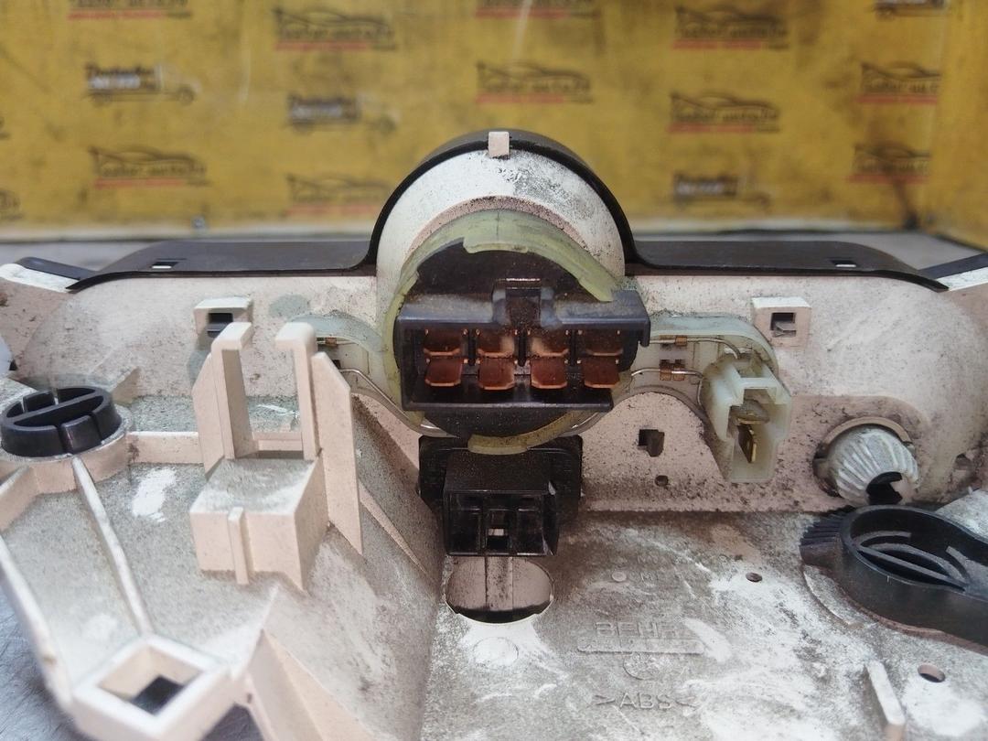 Блок управления печки/климат-контроля G3U0UR Mitsubishi Carisma купить с доставкой