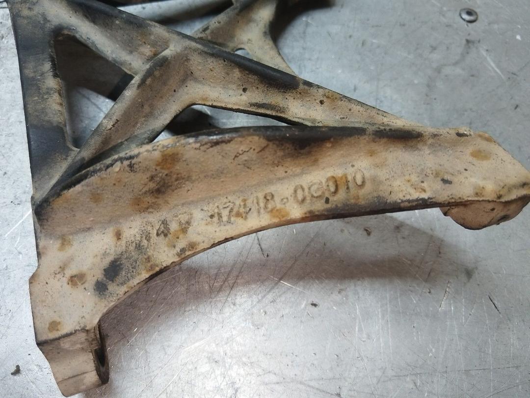 Кронштейн компрессора кондиционера 479F4I Toyota Avensis - Фото 3