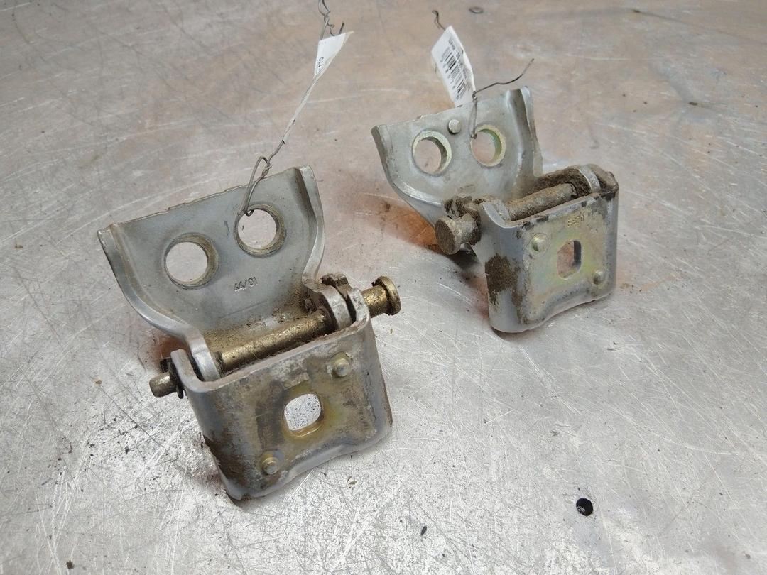 Петля двери передней правой MH7H45 Peugeot 307 купить