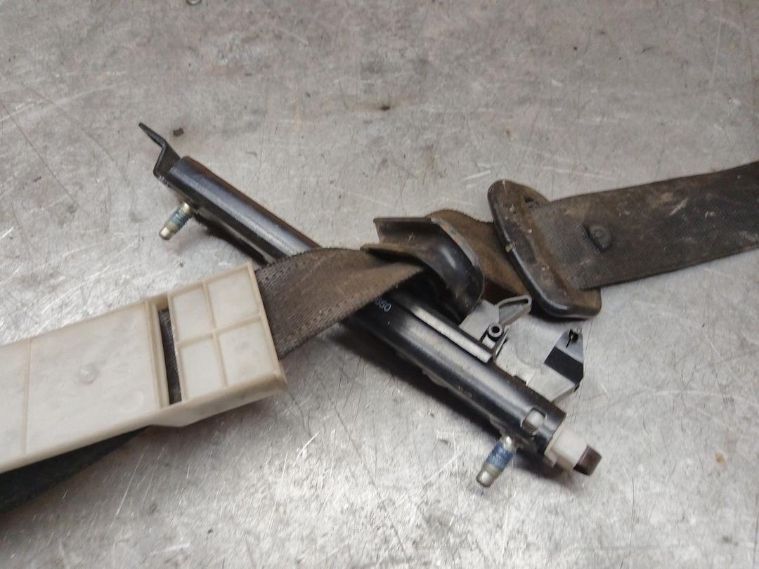 Ремень безопасности передний левый 06JRU9 Opel Zafira купить