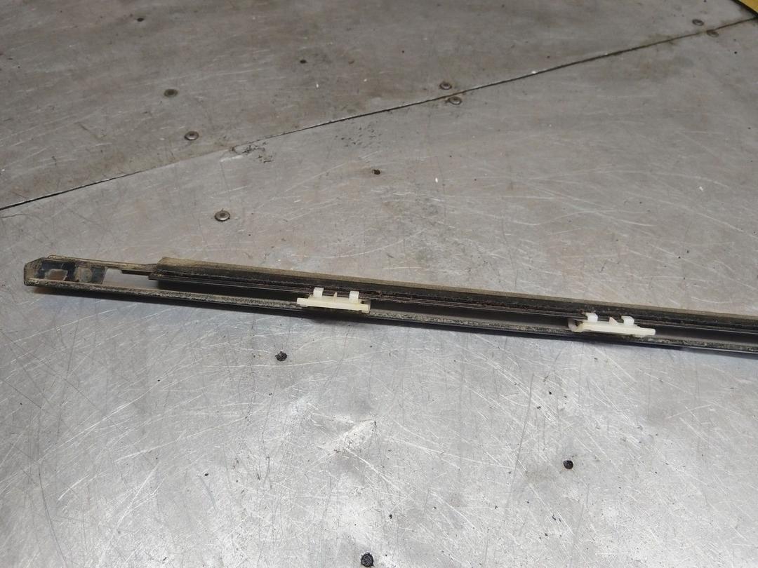 Молдинг стекла двери задней правой наружный DD3A3I Honda HR-V купить с доставкой