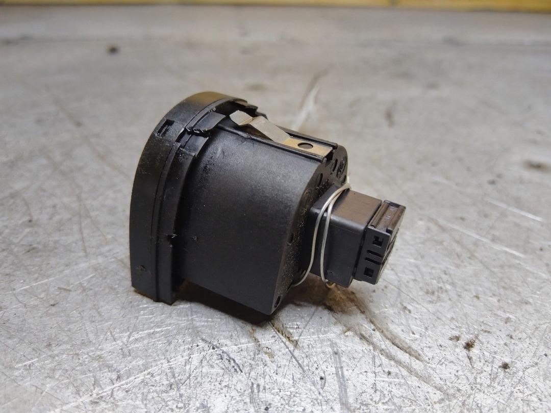 Кнопка корректора фар D720SR Alfa Romeo 147 купить