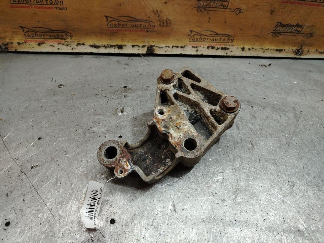 Кронштейн крепления рычага передней подвески GQ9F7X Peugeot 605 - Фото 4