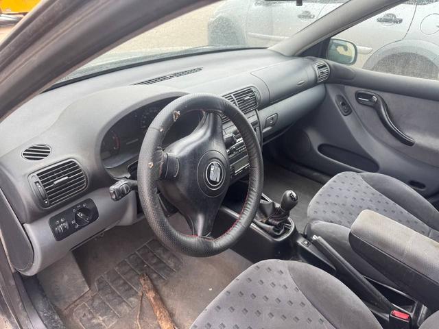 Панель передняя салона (торпедо) HUWE2T Seat Toledo