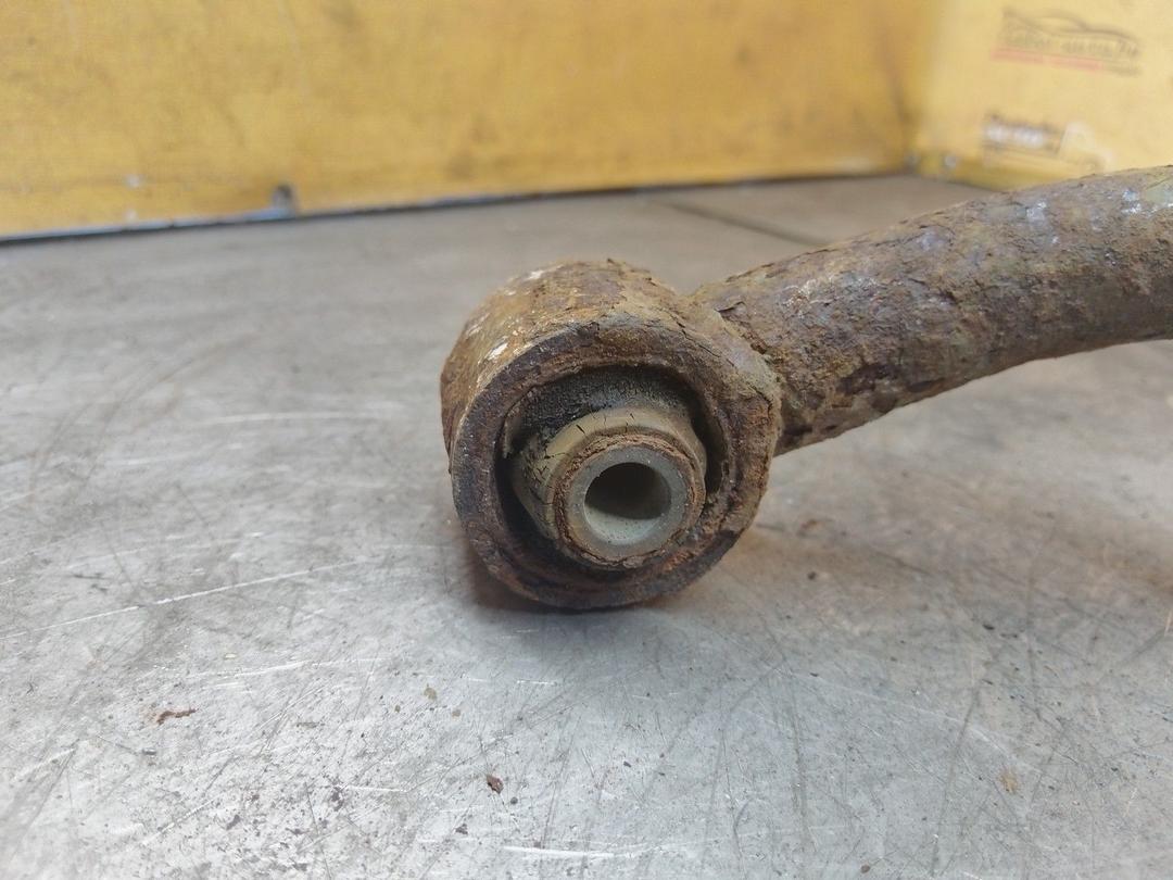 Рычаг задний левый W0NB99 Peugeot 607 купить с доставкой