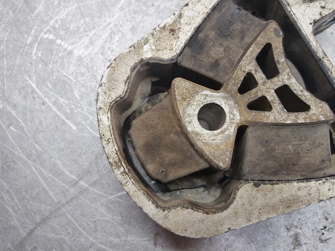 Подушка крепления двигателя QNR2M0 Ford Fusion купить с доставкой