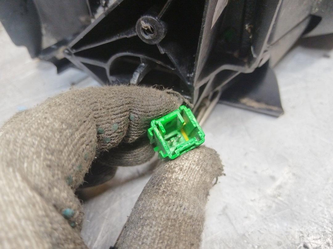 Зеркало наружное правое 4TGE9X Renault Megane купить с доставкой