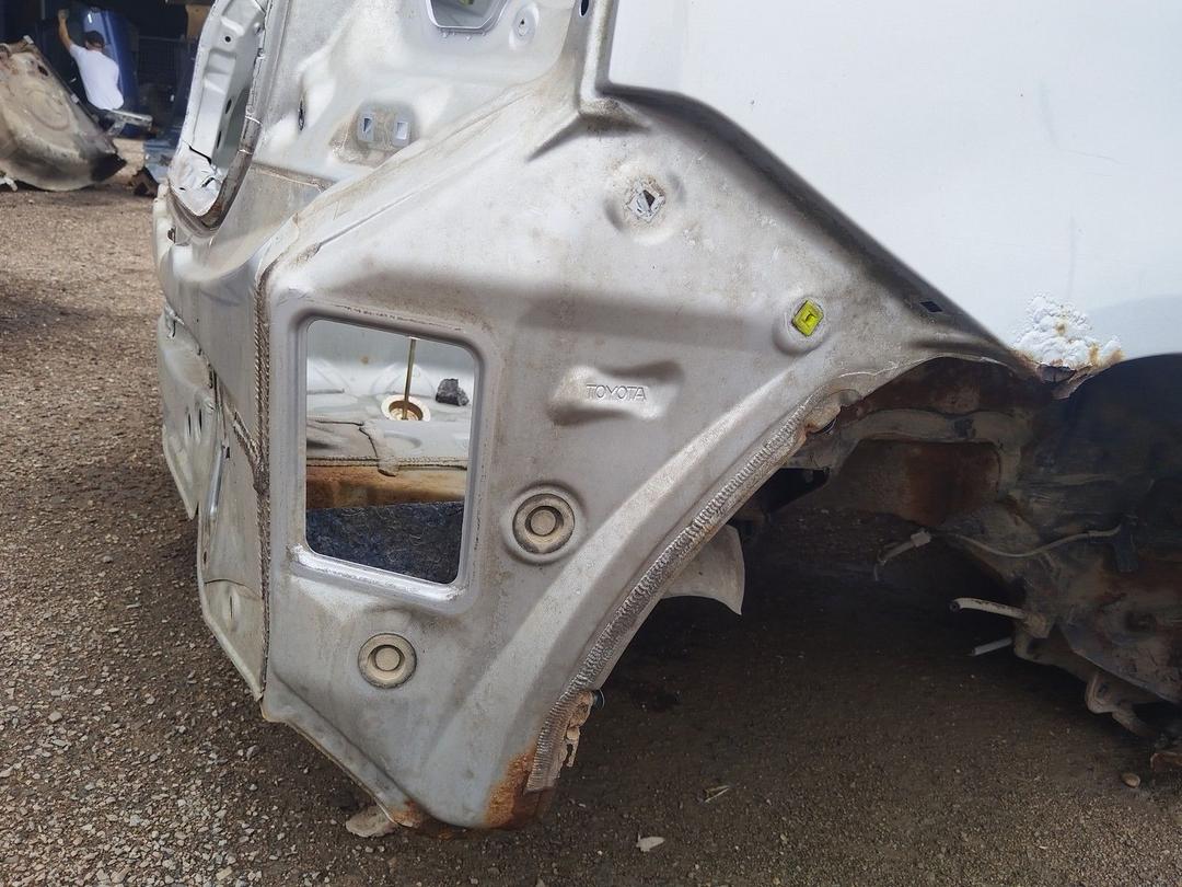 Крыло заднее правое Z3S4XS Toyota Corolla купить с доставкой