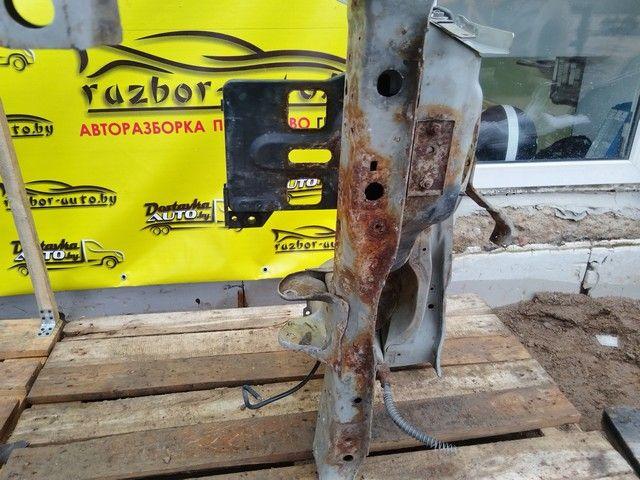 Передняя панель крепления облицовки (телевизор) YY9DH7 Mitsubishi Carisma undefined