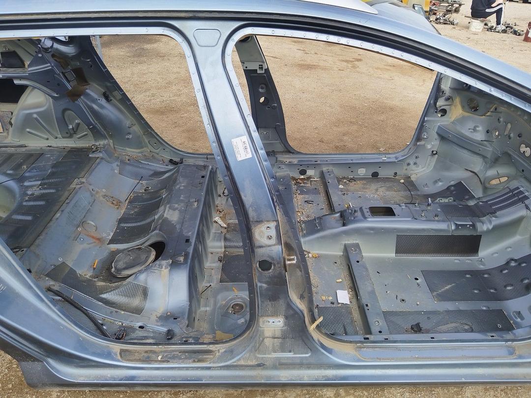 Стойка кузовная центральная правая WXT5O2 Peugeot 407 купить