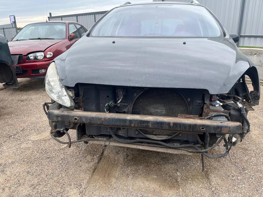 Уплотнитель двери передней правой OV1IBM Peugeot 307