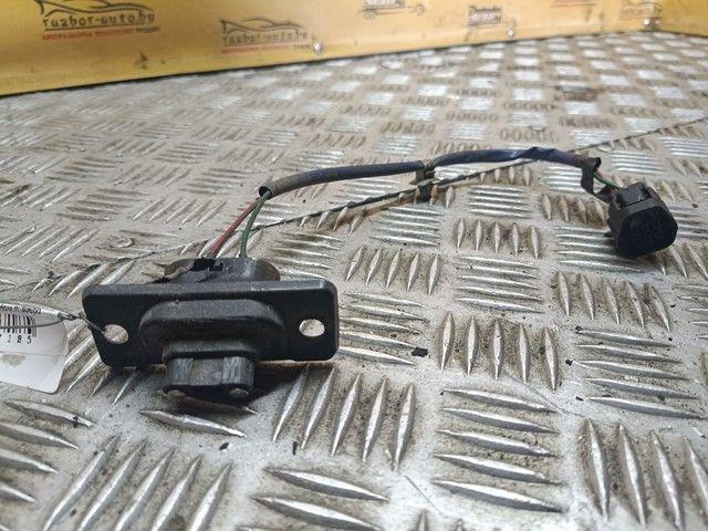 Выключатель концевой (концевик) 0O826C Kia Carnival купить на авторазборке