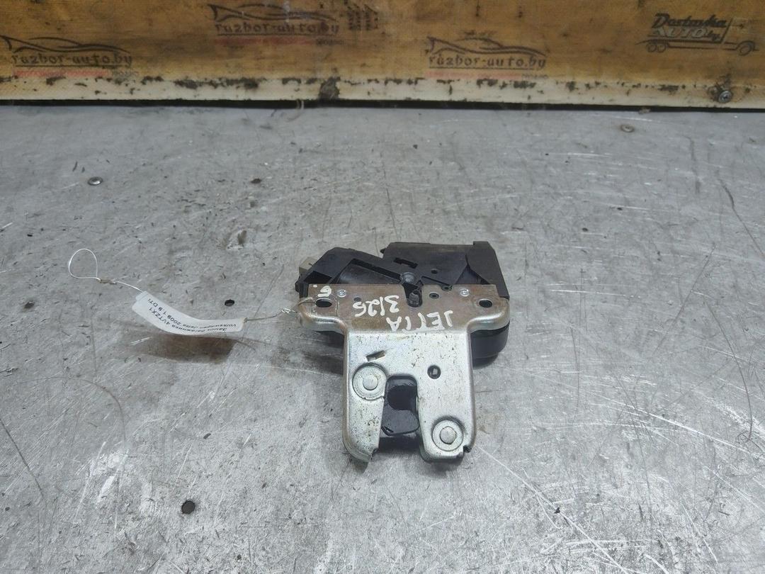 Замок багажника 4VTZX1 Volkswagen Jetta - Фото 1