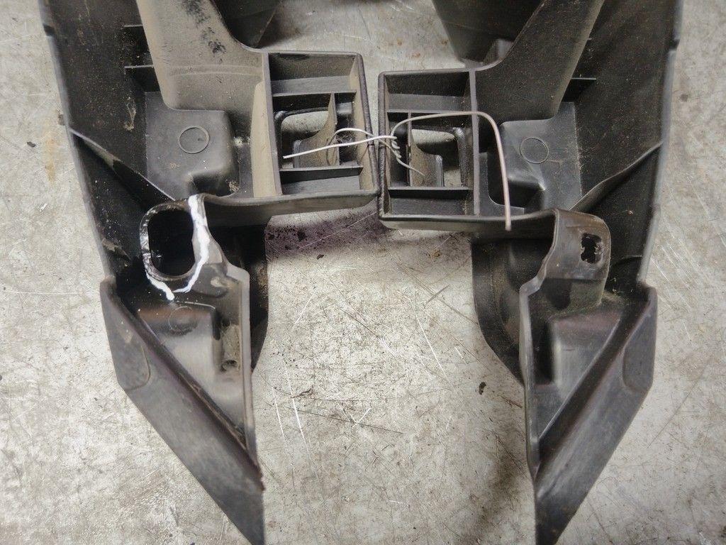 Направляющая шторки багажника (салазки) 2D4C4G Peugeot 307 купить с доставкой