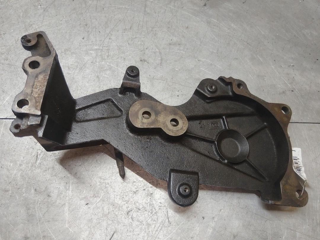 Кронштейн двигателя XO4WN2 Toyota Avensis купить в магазине запчастей бу