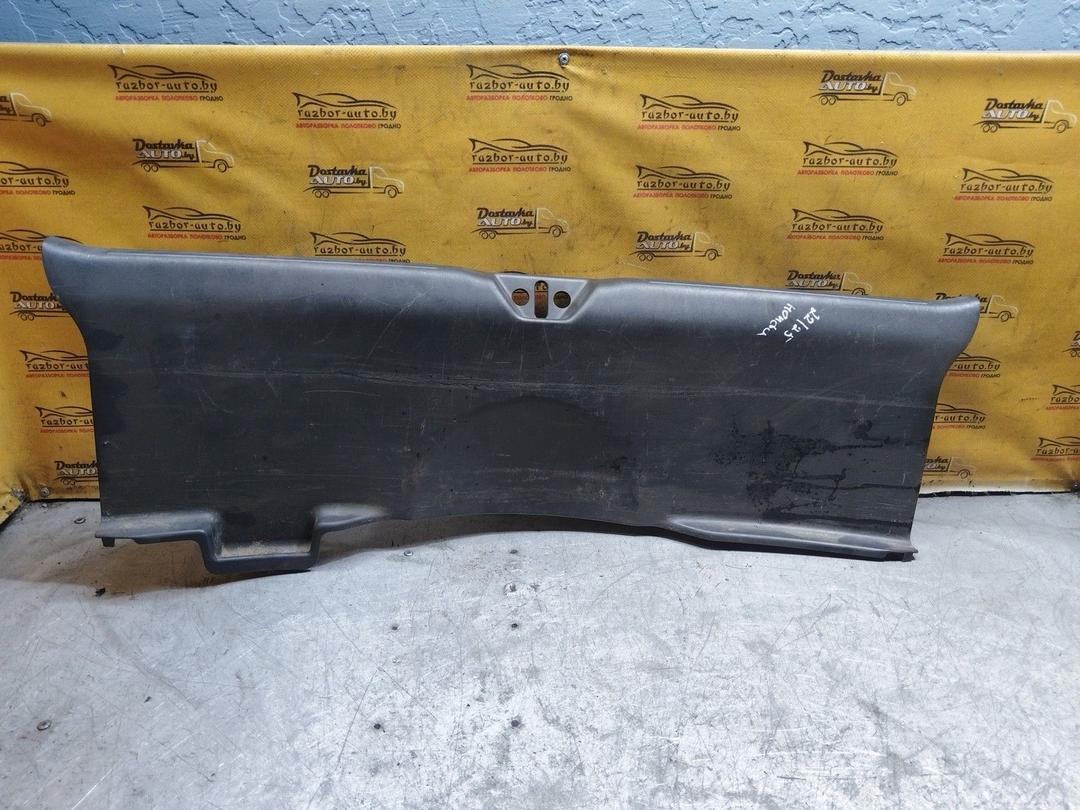 Накладка замка багажника 6KJK23 Honda Accord