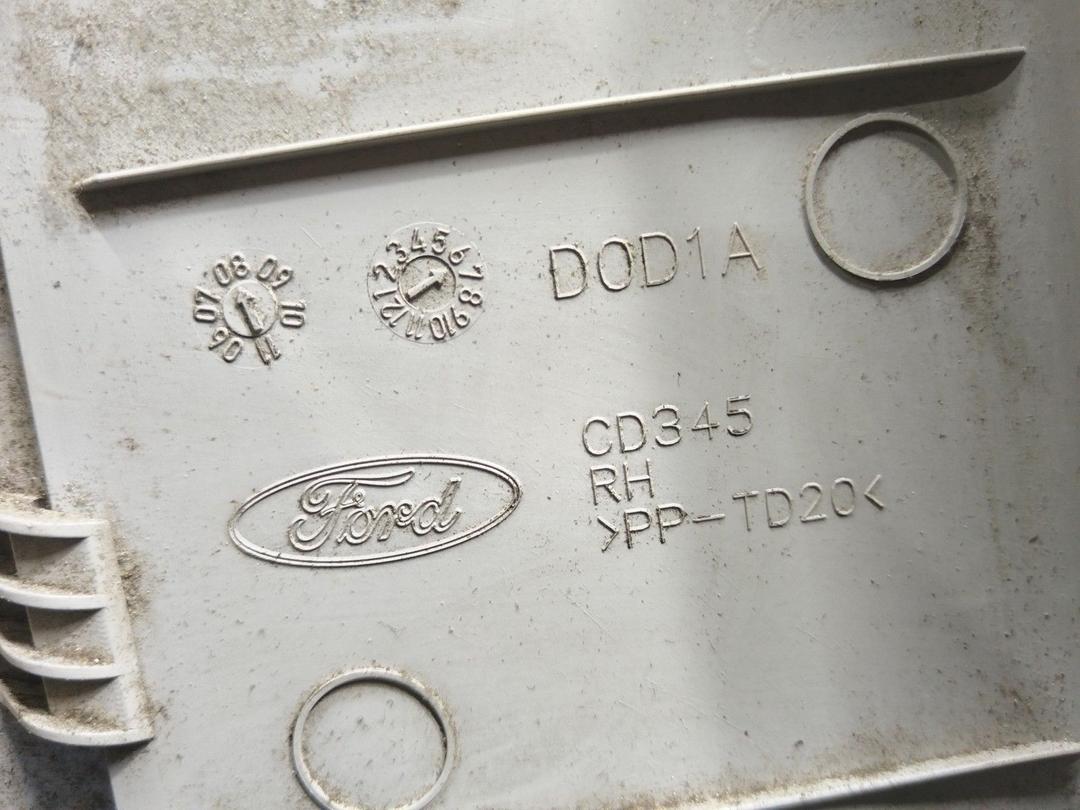 Обшивка стойки центральной правой B3HO33 Ford Mondeo купить на авторазборке