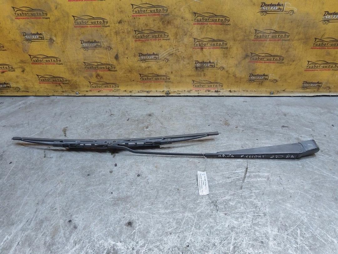 Щеткодержатель (поводок стеклоочистителя, дворник) F7641T Ford Escort