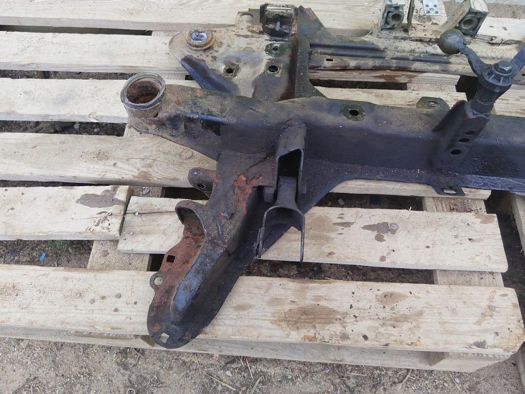 Балка подвески передняя (подрамник) X5E529 Peugeot 406 купить в магазине запчастей бу