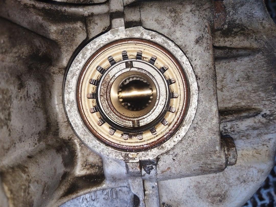 КПП механическая (МКПП) 5-ступенчатая 135076 Citroen Xantia undefined