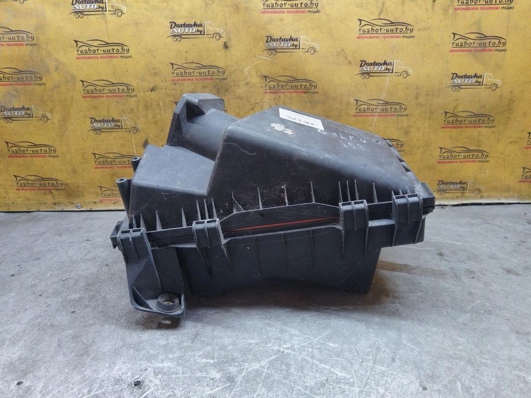 Корпус воздушного фильтра 3IU1OO Volkswagen Golf