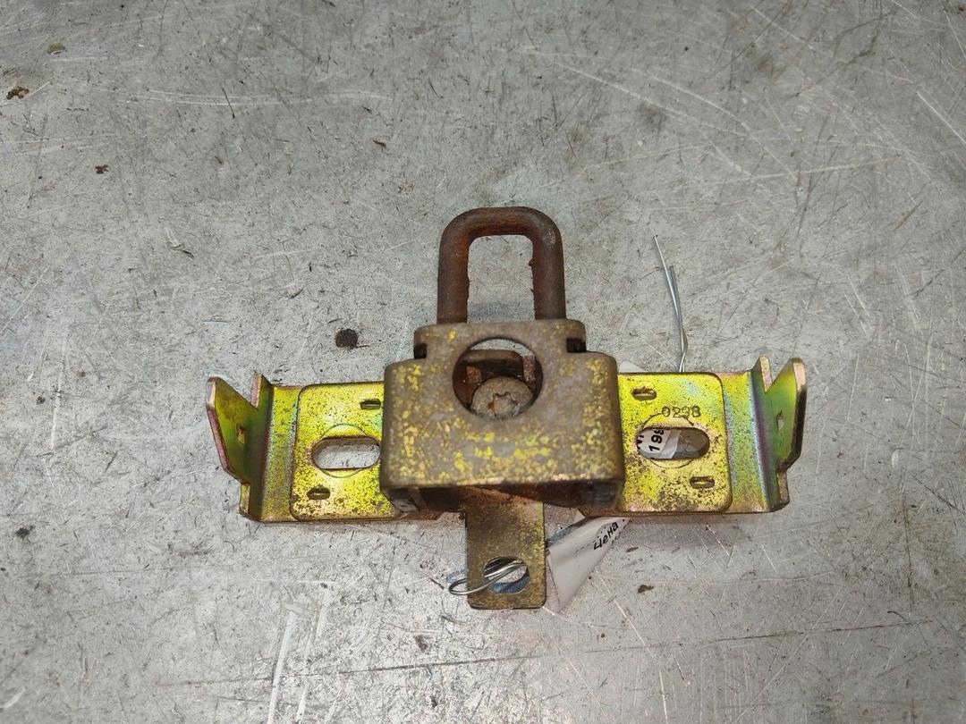 Ответная часть замка багажника LNN6I2 Renault Safrane - Фото 2