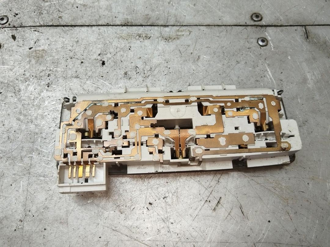 Фонарь салона (плафон) N2SOS3 Renault Scenic купить