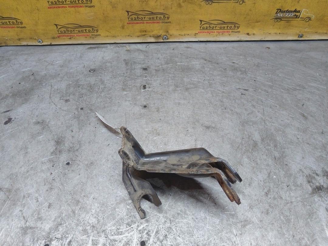 Кронштейн крепления троса КПП Q9EQ9Q Volvo S40 купить на авторазборке