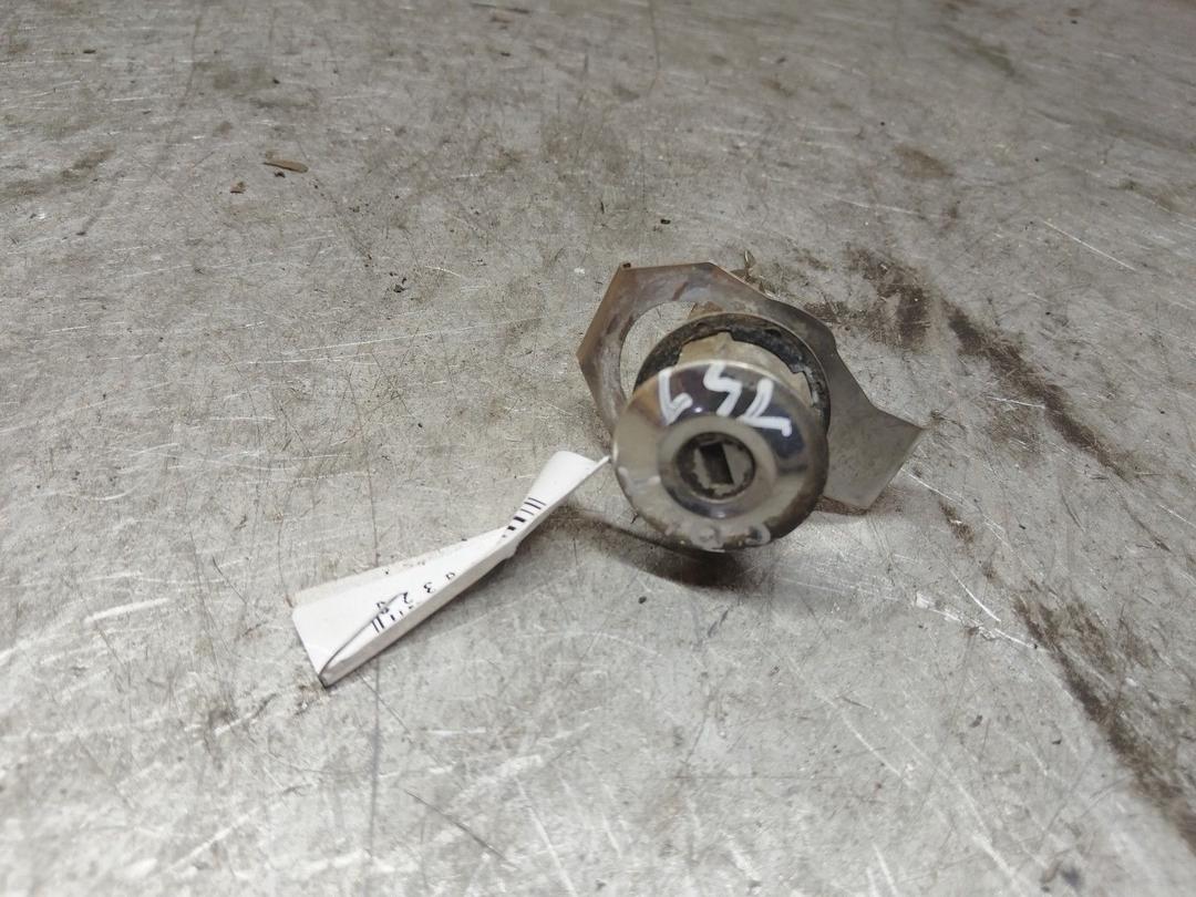 Личинка дверного замка VETU0X Mitsubishi Colt