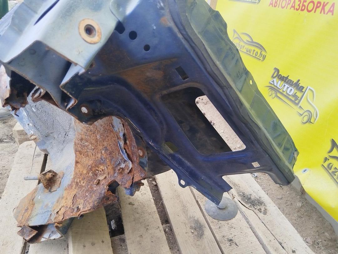 Стойка кузовная передняя правая B95V68 Toyota Corolla Verso undefined