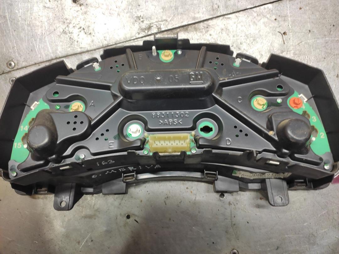 Щиток приборов (приборная панель) 6QI1D0 Opel Meriva купить с доставкой