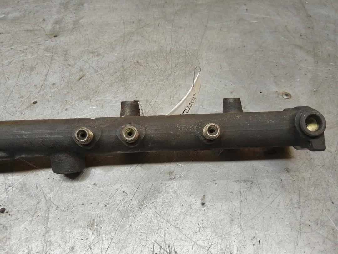 Топливная рампа J58971 Hyundai Trajet - Фото 3