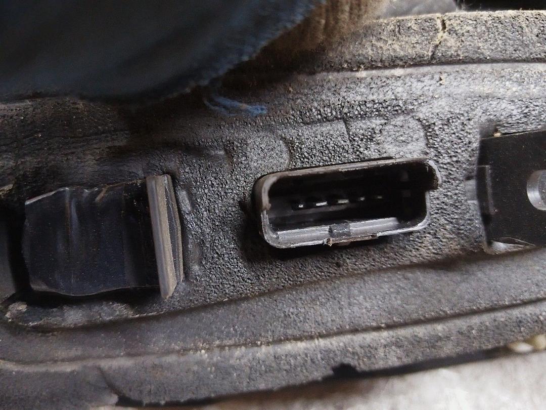 Фонарь задний левый 0FNONT Nissan Micra undefined