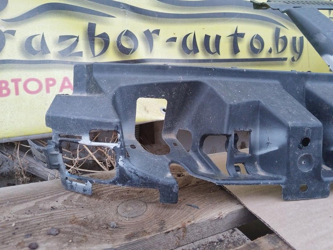 Решетка радиатора 0976AE Volkswagen Passat купить